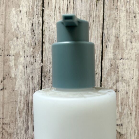 Hers Hydrating Cleanser Clear Waters PH Balanced Green Tea Extract 6.8 oz NEW - Picture 6 of 7